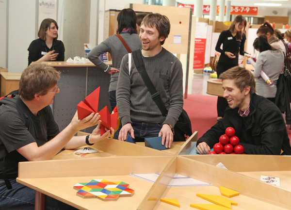 Mathematik zum Anfassen - Die Entdecker-Ausstellung