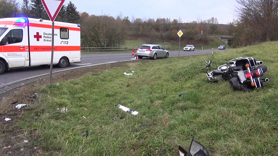 Verkehrsunfall mit schwerstverletztem Kradfahrer bei Westerburg