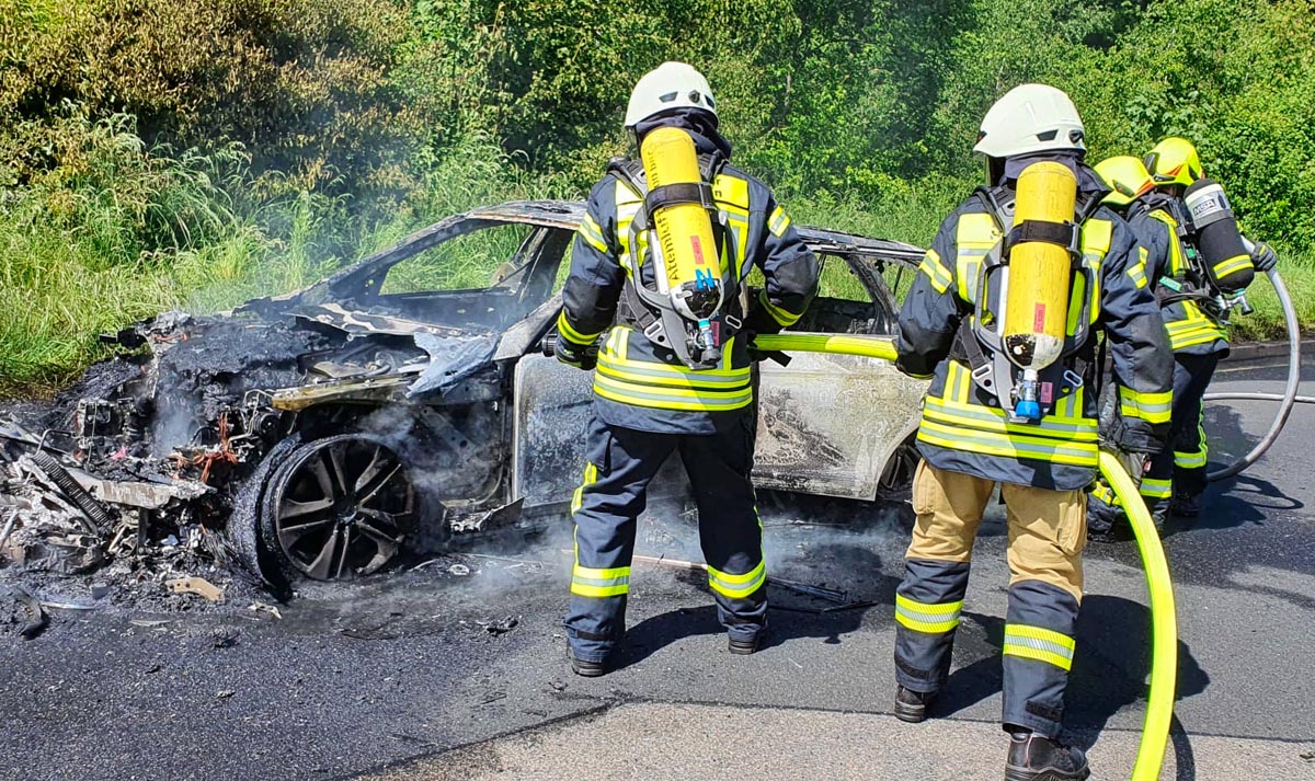 PKW-Brand auf der Rastanlage Epgert sorgte fr Aufregung und zeitweise Sperrung