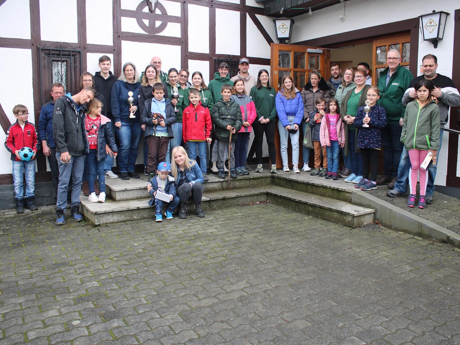 Spannender Ostermontag im Schtzenhaus Maulsbach: Preisschieen und Ostereiersuche