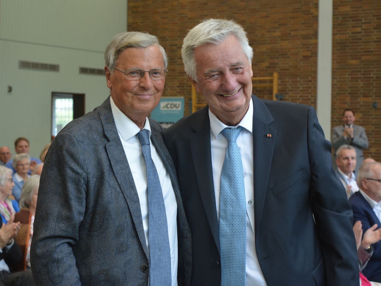 Groe Ehrung fr Reiner Meutsch - Wolfgang Bosbach berreichte Konrad-Adenauer-Plakette