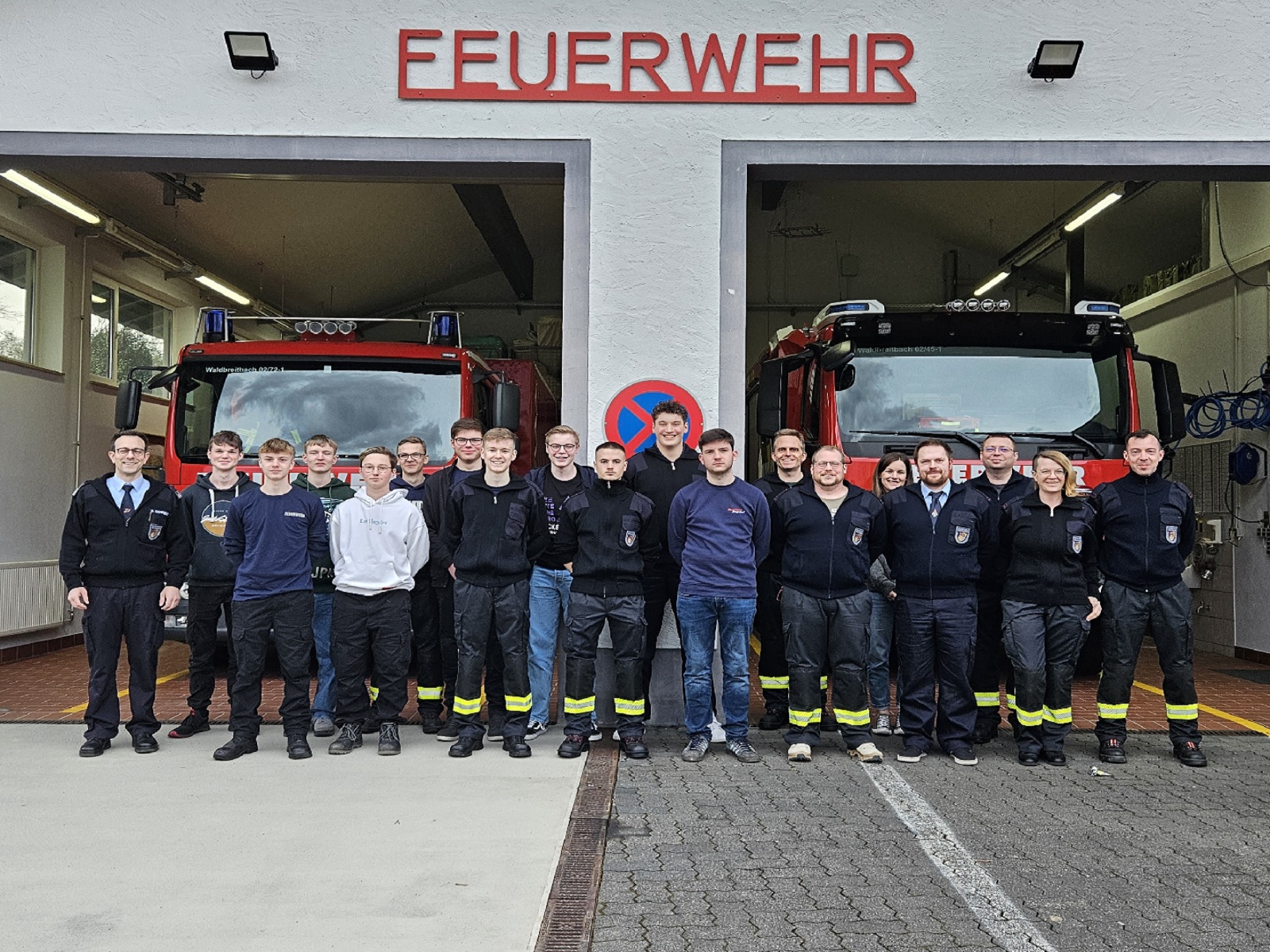 17 Neuzugnge bei der Feuerwehr VG Rengsdorf-Waldbreitbach erfolgreich ausgebildet