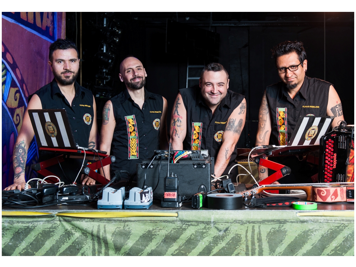 Lateinamerikanische Folklore, Ska, Reggae und Punk auf Altenkirchener Glockenspitze
