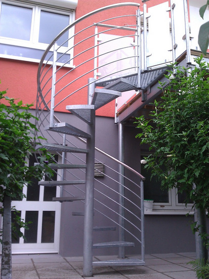 Besonders einfach lassen sich laut Verbraucherzentrale vorgestellte Balkone thermisch von der Gebudehlle trennen. (Foto: Nicole Siepe)
