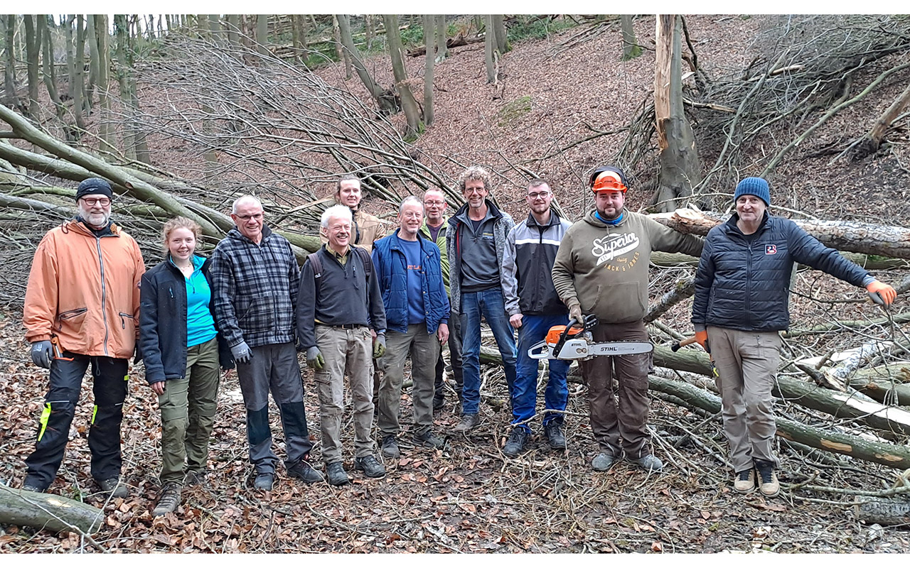 Scheurener Brger haben den Wanderweg auf die Unkeler Hhe von umgefallenen Bumen befreit
(Foto: Anna Muhoff)

