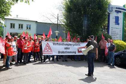 Die Frhschicht bei Baumgarten in Daaden forderte Verhandlungsergebnis oder Urabstimmung. Foto: anna