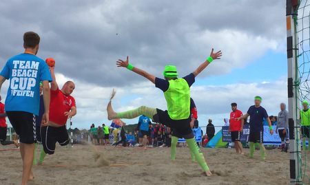 Die Handballerinnen und Handballer des VfL Hamm zog es in den hohen Norden zum Beachcup 2018 in Travemnde. (Foto: Verein)