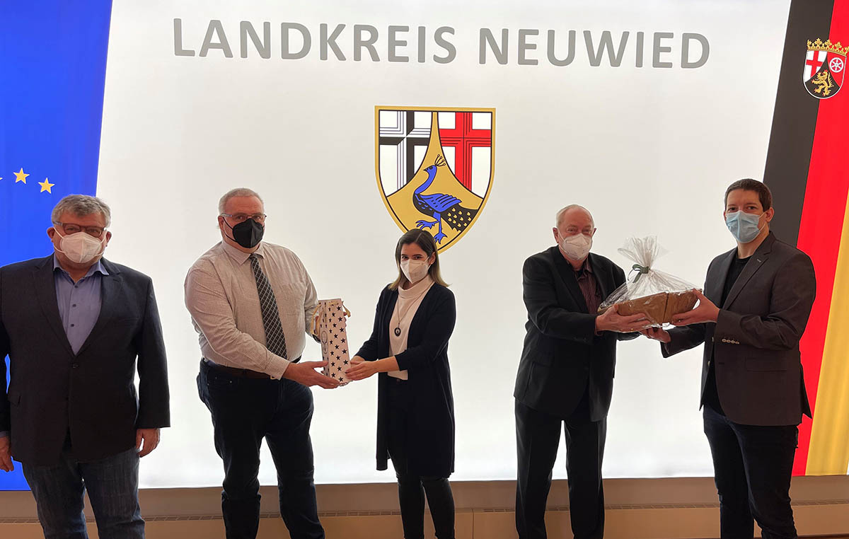 Von links: Kreis-Beigeordneter Michael Mahlert, Hans-Peter Groschupf, Carina Corzilius, Herbert Woidtke und Stefan Henzel. Foto: Kreisverwaltung