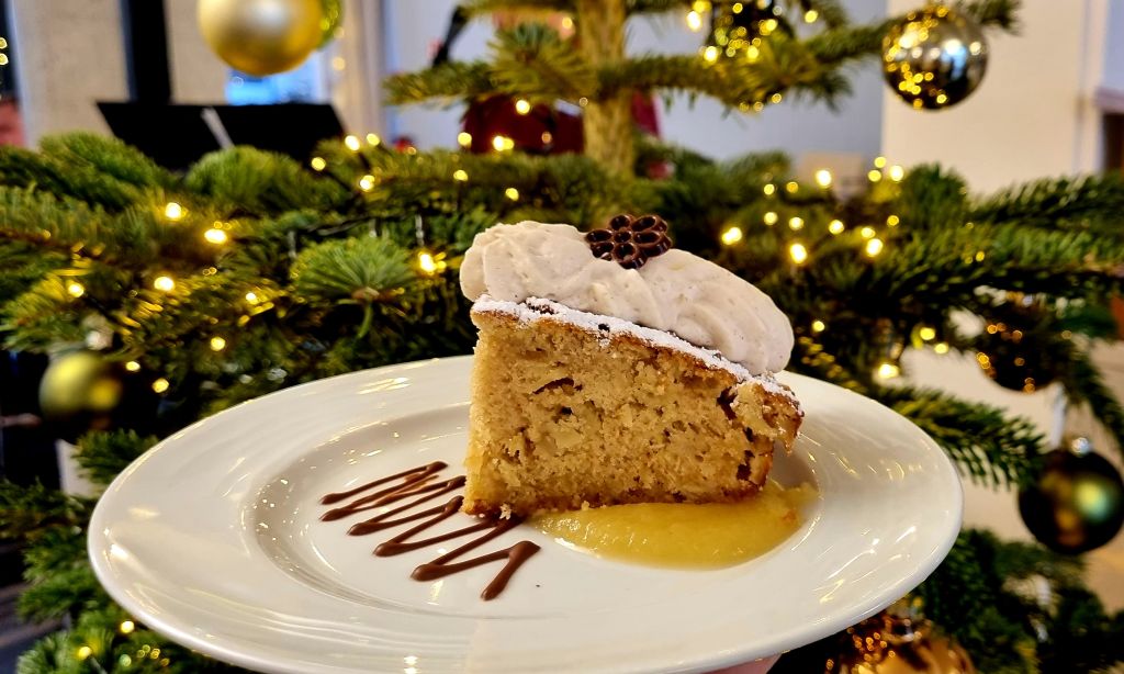 Weihnachtsfeier in der Bellini Senioren-Residenz mit Unterhaltung und Genuss. Fotos: privat