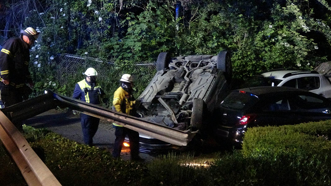 Bendorf: Betrunkener Litauer fliegt aus Kurve und landet auf Autos