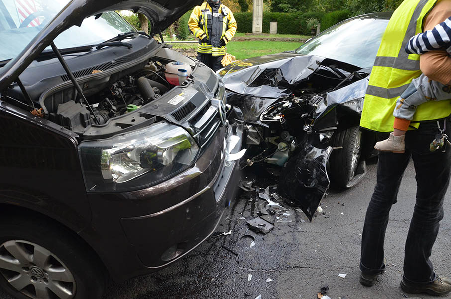 Unfall in Bendorf  drei Fahrzeuge stark beschdigt