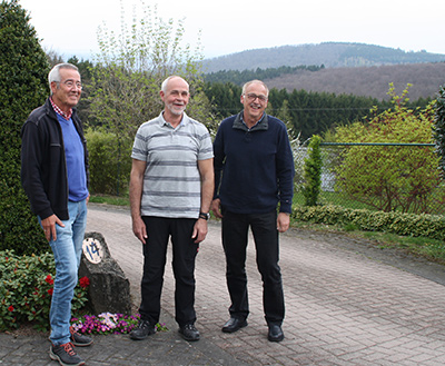 Hermann Schmidt, Dieter Glckner und Uwe Weger (von links) von der BI Hmmerich behalten das Verfahren um den Widerspruch der Altus AG im Auge. Fotos: BI Hmmerich