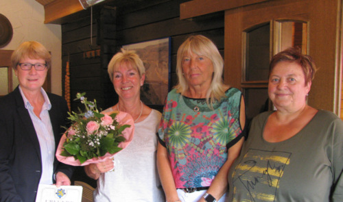 Abschied nach 44 Dienstjahren (von links) Stadtbrgermeisterin Sabine Willwacher, Birgit Weis, Karola Kuschmirtz, Leiterin der Kindertagessttte Pestalozzistrae, sowie Karin Cramer. (Foto: Stadtverwaltung Bad Marienberg)