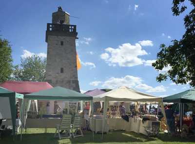 Rund um den Bismarckturm gab es das Sommerfest mit Regionalmarkt. Fotos: Verein