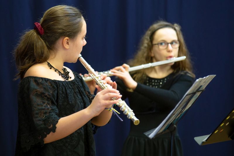 Engagierte Schlerinnen und Schler des Landesmusikgymnasiums zeigten ihr Knnen und berraschten das Publikum mit mutigen Stcken. Fotos: Eckhard Schneider 