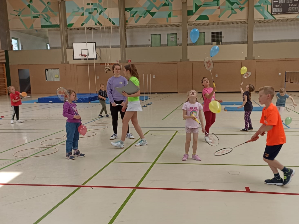 Badminton: Erstklssler der Grundschule Gebhardshain lieen Talent aufblitzen
