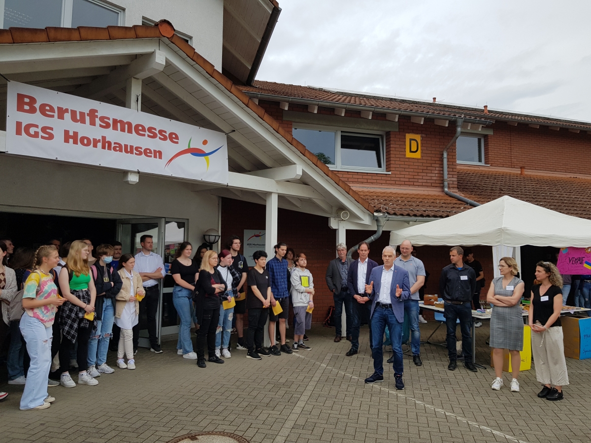 An der IGS Horhausen fand nun erstmals eine Berufswahlmesse fr die Schler der Oberstufe statt. (Fotos: Schule)