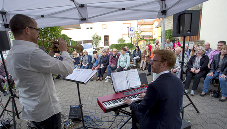 Ren Rsler (links) und Peter Bongard begeistern mit ihrem stillen Jazz. (Foto: Veranstalter)