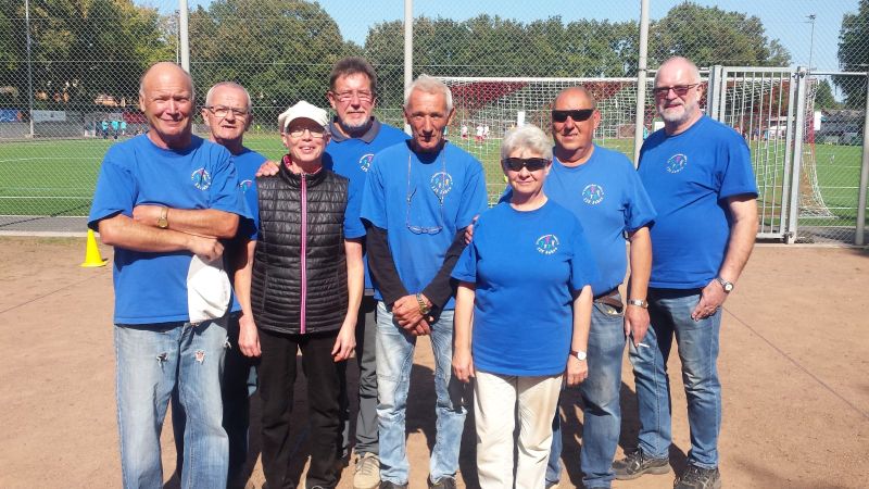 Saisonabschluss. V.l.n.r.: Reiner Christ, Gnter Mini Kutscher, Maria Wagler, Rolf Straschewski, Yvon Gauny, Rosi Preiler, Dieter Kutzner, Helmut Wagler (Es fehlten: Bernd Mller, Wolfgang Nickenig, Steven Ringel). Foto: privat