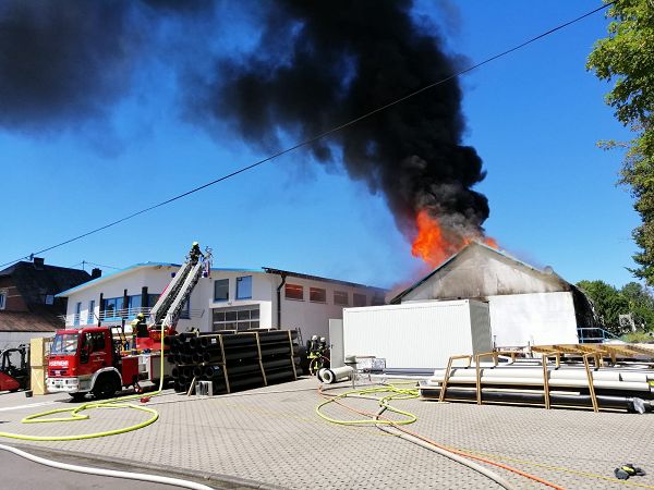 Brand einer Lagerhalle in Rennerod