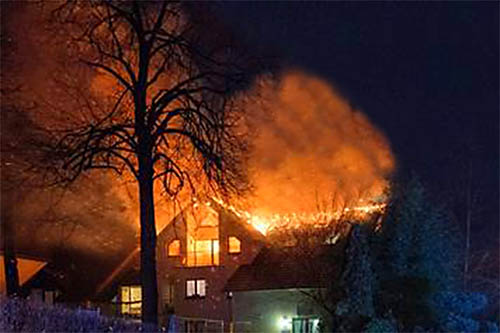 Altenheim in Unkel steht in Flammen
