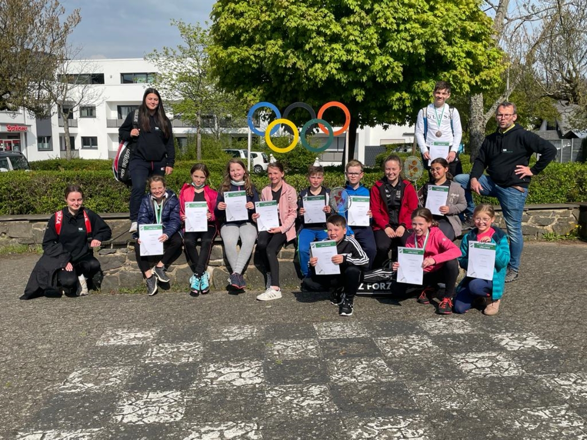 Neben vier Trainern machten sich elf Jungs und Mdchen des DJK Gebhardshain-Steinebach auf den Weg nach Mayen, um weitere Wettkampfpraxis zu sammeln. (Foto: Verein)