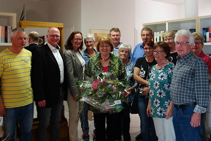 Erffnung der Bcherstube in Oberhonnefeld-Gierenderhhe