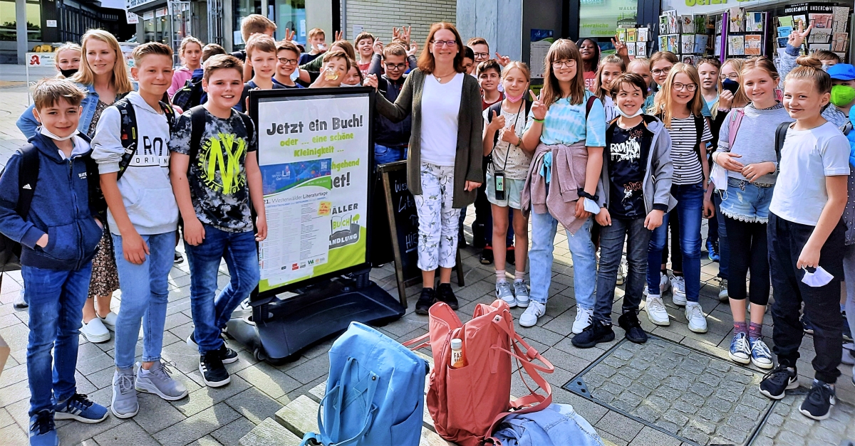 Welttag des Buches: 330 Schüler besuchten Buchhandlung in Altenkirchen
