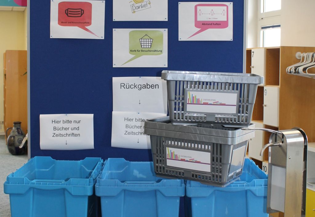 In der Stadtbibliothek Montabaur ist alles bereit fr die Wiedererffnung nach dem Corona-Lockdown. Besonders Rckgaben sind ab sofort erwnscht. Dafr gibt es Sonderffnungen. Foto: Pressedienst VG Montabaur