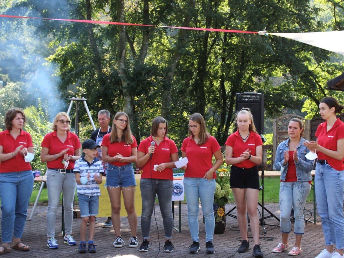 Die katholische Jugend bei der Ziehung der Gewinner. (Fotos: Veranstalter)