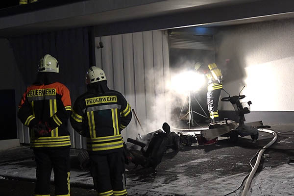 Carport brennt in Hhr-Grenzhausen