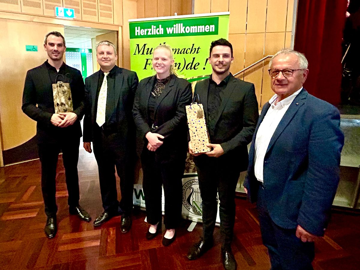 v.l.n.r.: Florian Weber, Marc Leonardi, Pauline Fischbach, Christopher Horn, Gerhard Bill (alle Fotos: Kreismusikverband/Oliver Krmer)