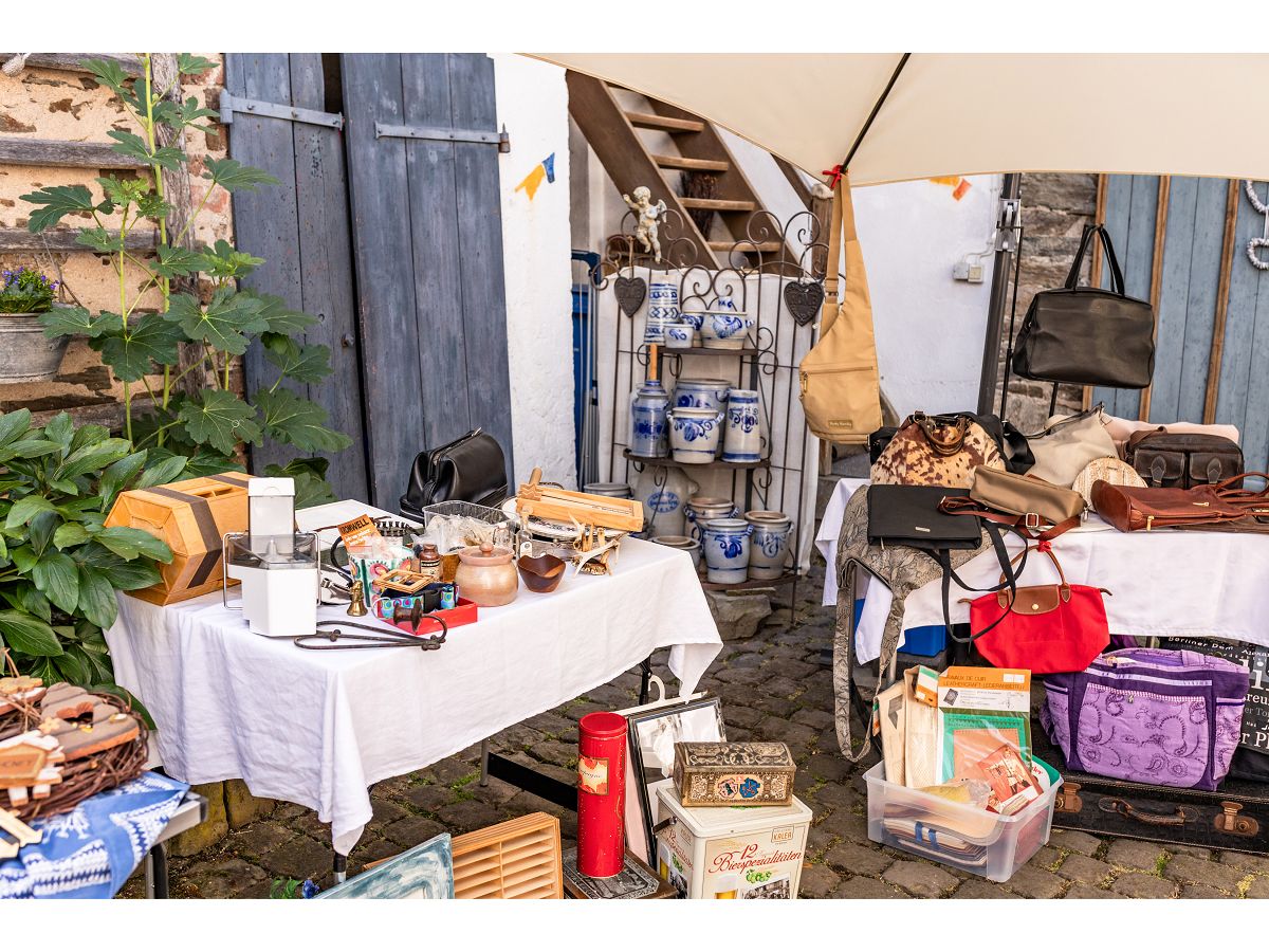 Bunter Hof- und Gartenflohmarkt in Heimbach-Weis: Ein Erlebnis fr die ganze Familie