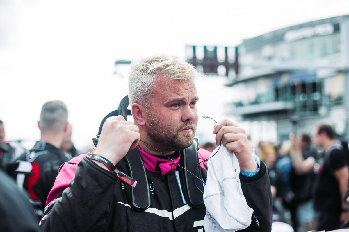 Roland Froese feiert Motorsport-Comeback in der GT4 Germany am Nrburgring