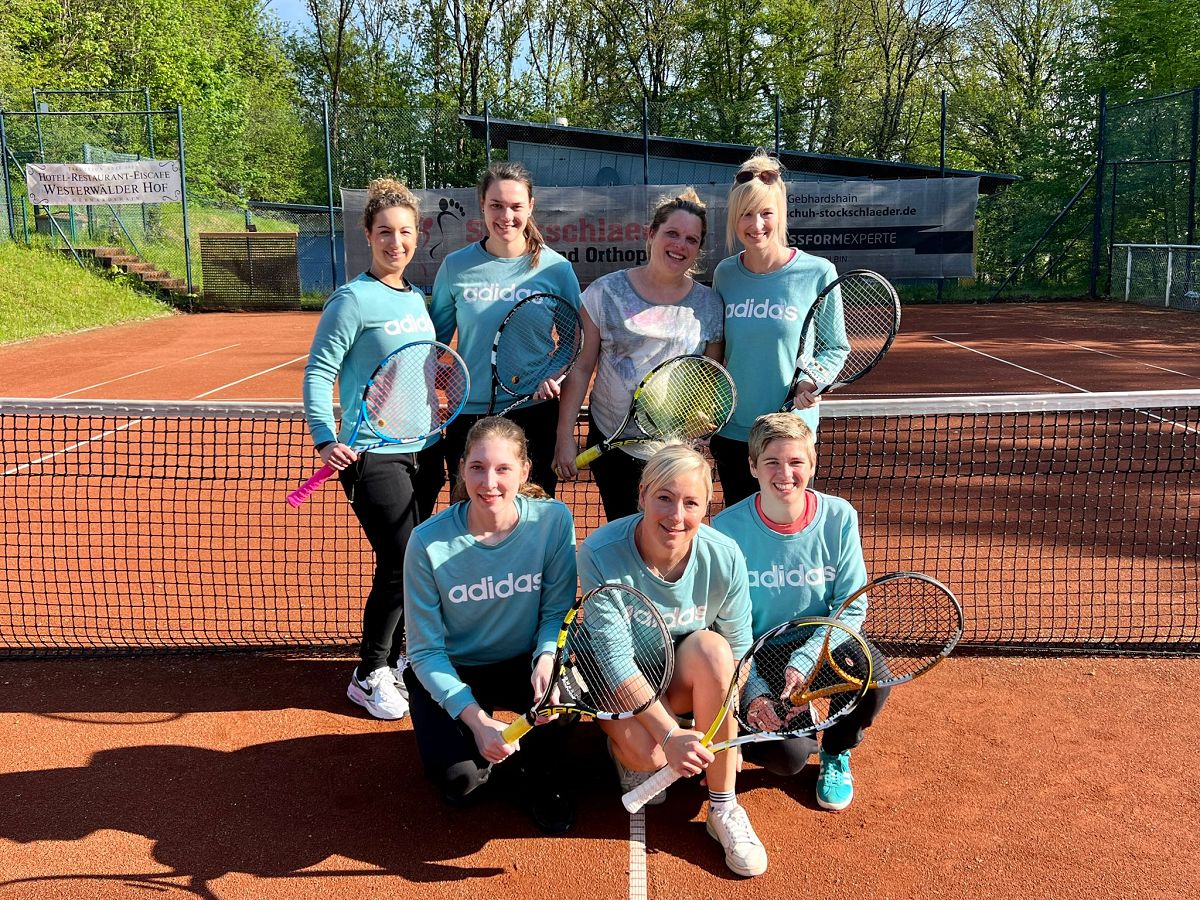 Hintere Reihe v.l.n.r.: Nicole Engel, Ramona Klzer, Viola Hombach, Nina Mller;
Vordere Reihe v.l.n.r.: Lara Theis, Tina Oberdries, Elena Heidrich. (Foto: SG Westerwald, Markus Solbach)
