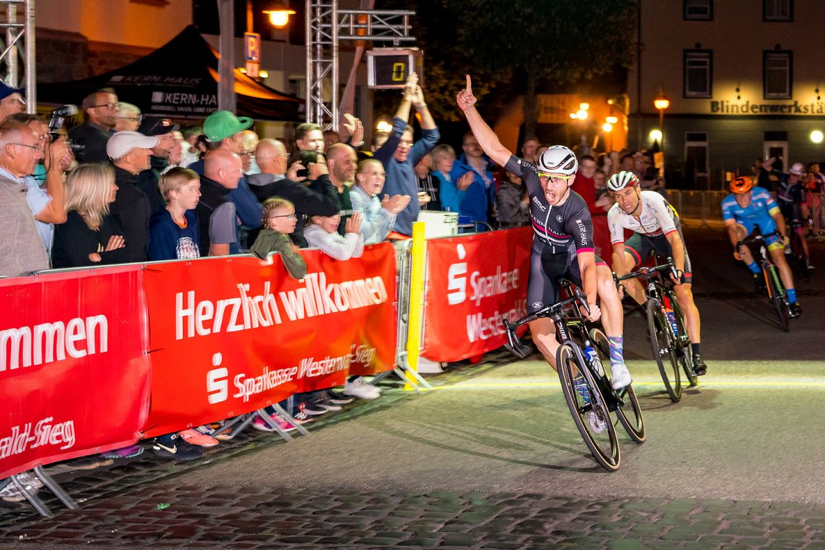 Lokalmatador Christian Noll, Sieger der Betzdorfer City-Night in 2018, kmpft am Freitag mit um den Sieg. (Foto: Privat/Holger Radifo)