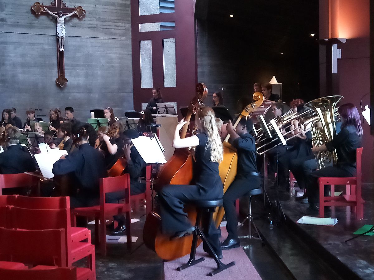 Faires Konzert und Men begeistern Besucher in Vettelscho und St. Katharinen