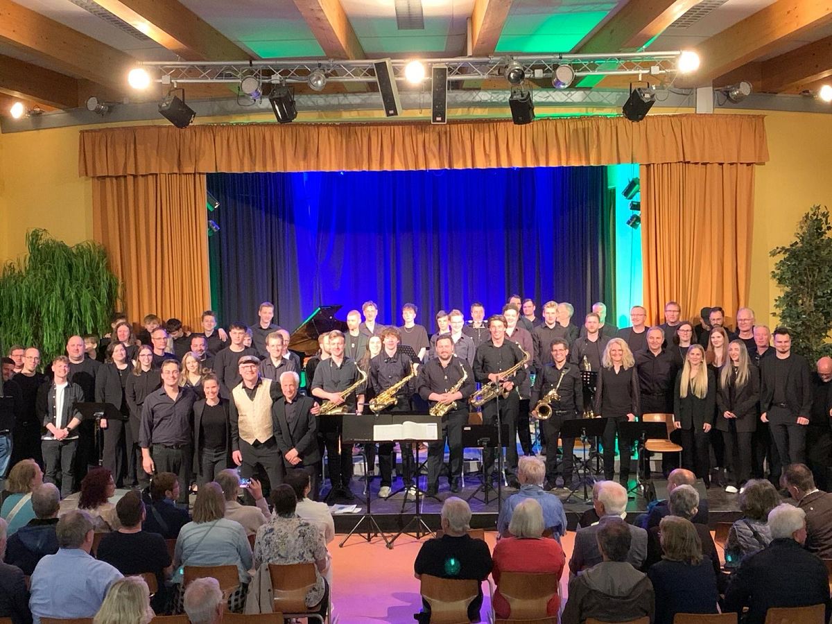 Die Big Band der Kreismusikschule ist nur einer der vielen Hhepunkte im abwechslungsreichen Programm des Jubilumskonzerts. (Foto: Christa Berger)