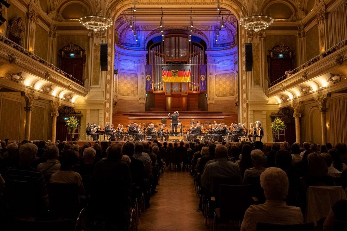 Klangvoller Jahresauftakt: Musikkorps der Bundeswehr spielt in Ransbach-Baumbach