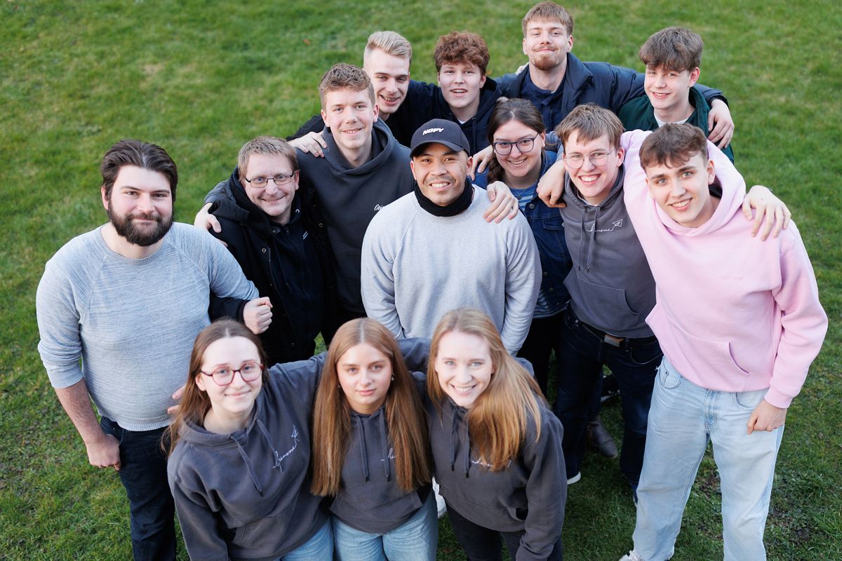 Das Team aus haupt- und ehrenamtlichen Mitarbeitern. (Foto: Peter Bongard)