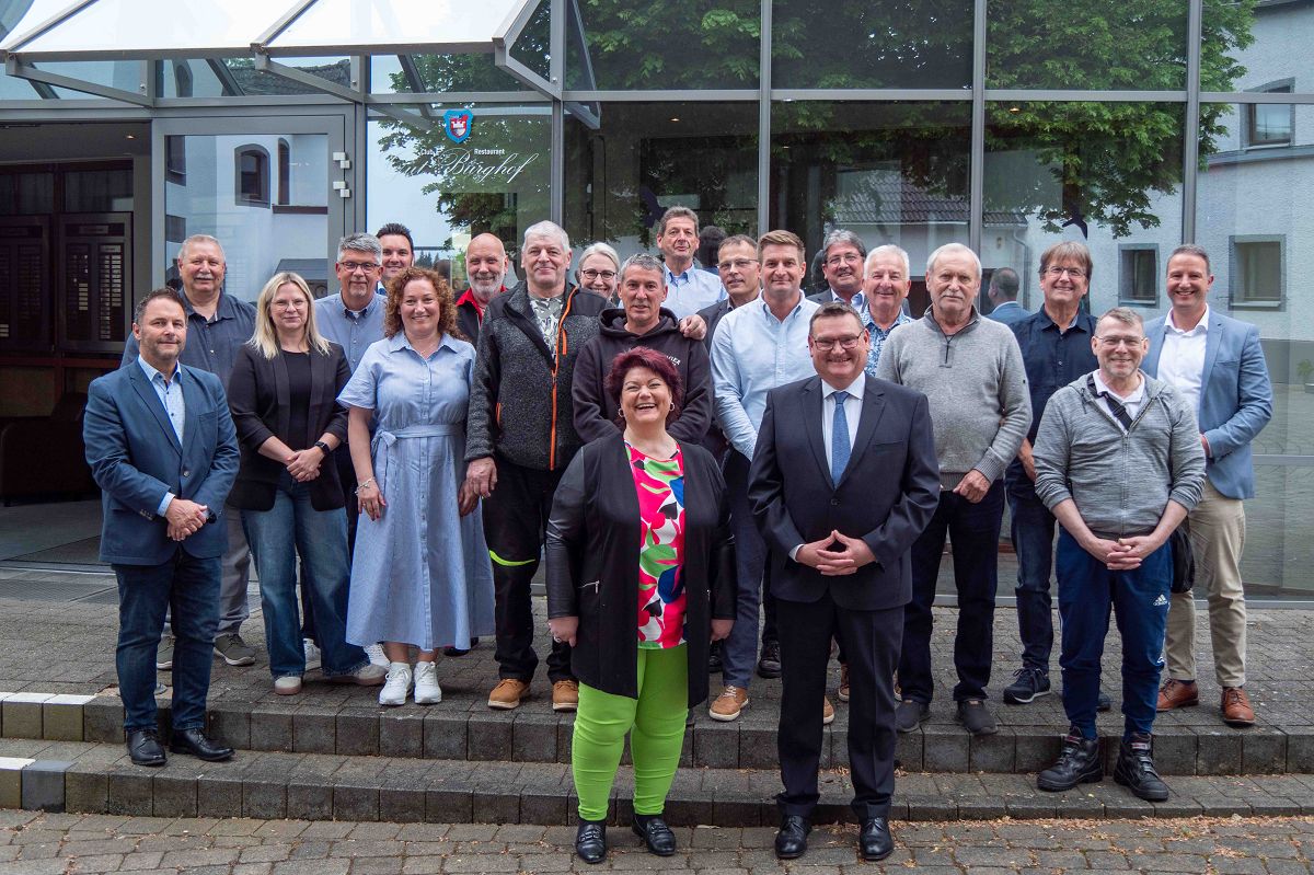 Bei der Jubilarfeier wurden 18 Jubilare und Rentner geehrt. Stefan Herschbach bedankte sich f�r ihre Treue und ihr jahrelanges Engagement. (Foto: Maxie Meier/SWN)