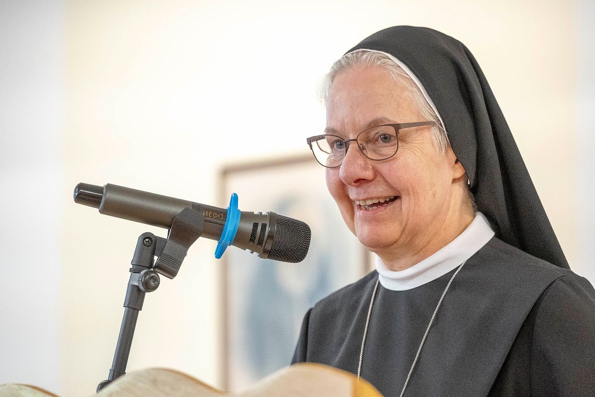 Sr. M. Theresia Winkelh�fer ADJC begr��te die Anwesenden. (Foto: Annette Krumpholz)