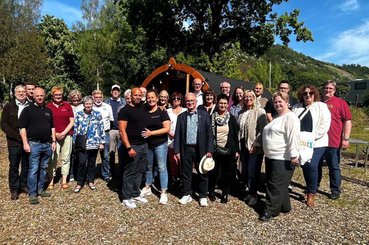 Beim j�ngsten Netzwerktreffen des Touristischen Arbeitskreises und der Wirtschaftsf�rderungsgesellschaft im Landkreis Neuwied auf dem Campingplatz in Leutesdorf drehte sich alles um Trends und Zukunftsthemen im Tourismus. (Foto: Jennifer D�pcke)