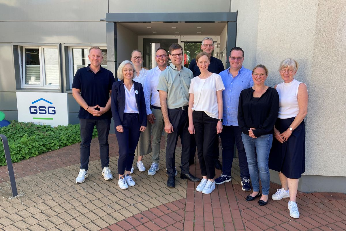 Themen wie W�rmewende und energetische Sanierung im Wohnungsbestand diskutierten die Teilnehmer eines Treffens regionaler Wohnbauunternehmen aus Koblenz, Lahnstein, Andernach, Neuwied und Wei�enthurm. Eingeladen hatten die GSG Neuwied und der Verband der Wohnungs- und Immobilienwirtschaft Rheinland Westfalen. (Foto: Michael Stoll)