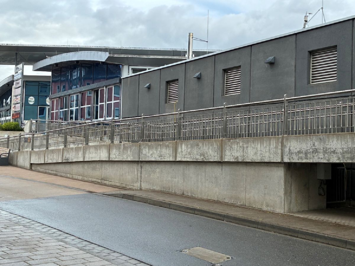 Die Fu�g�ngerrampe am RegioBahnhof wird in K�rze saniert und sie wird im Zeitraum vom 29. Juni bis voraussichtlich 17. Juli 2026 gesperrt. Eine Umgehung wird eingerichtet. (Foto: VGV Wissen / Karl-Heinz Henn)