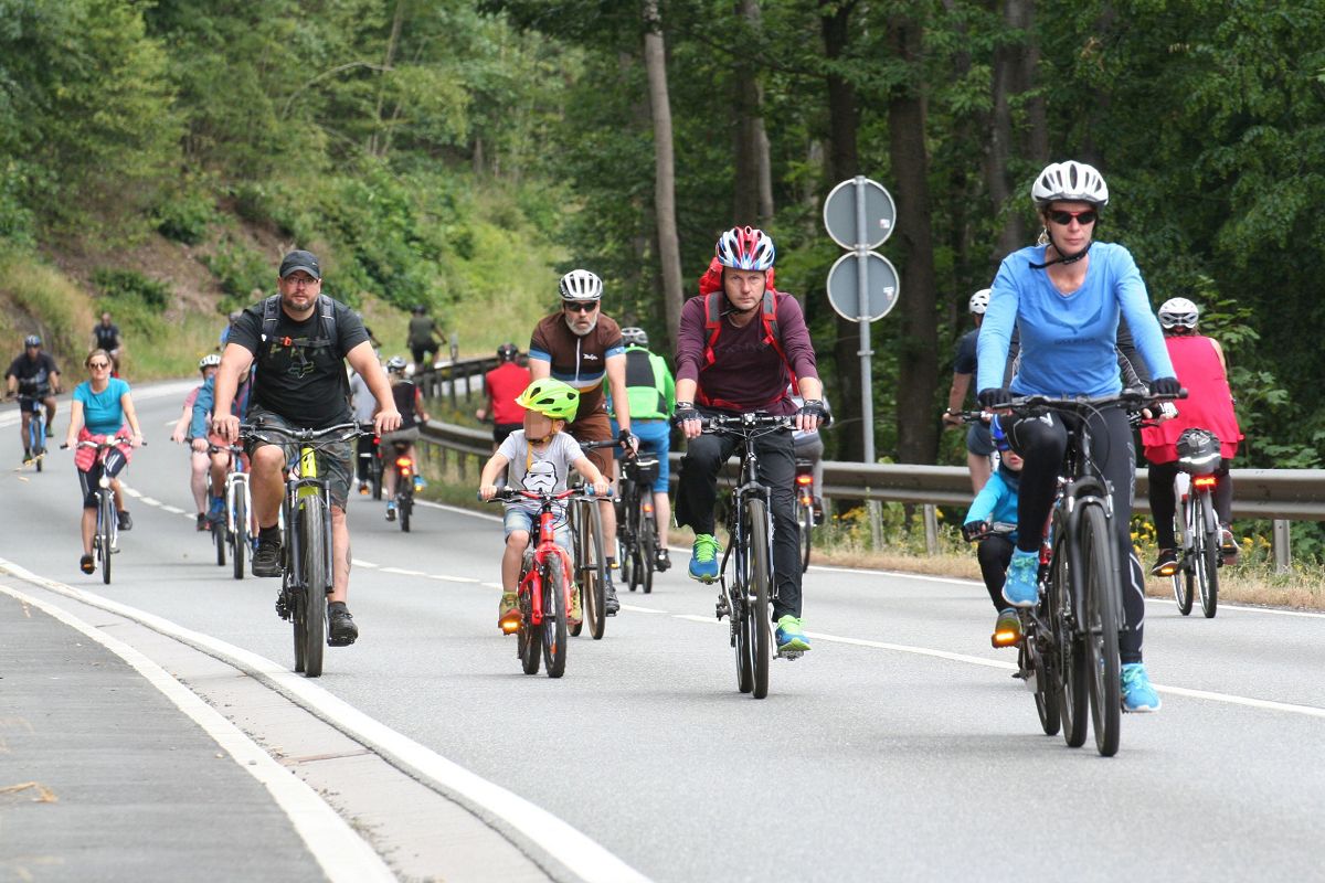 �Siegtal pur� ist und bleibt vor allem gro�es Familienevent, Jung und Alt genie�en an diesem Tag das stressfreie Radfahren auf den Hauptverkehrsachsen. (Archivfoto: Kreisverwaltung Altenkirchen / Thorsten Stahl)