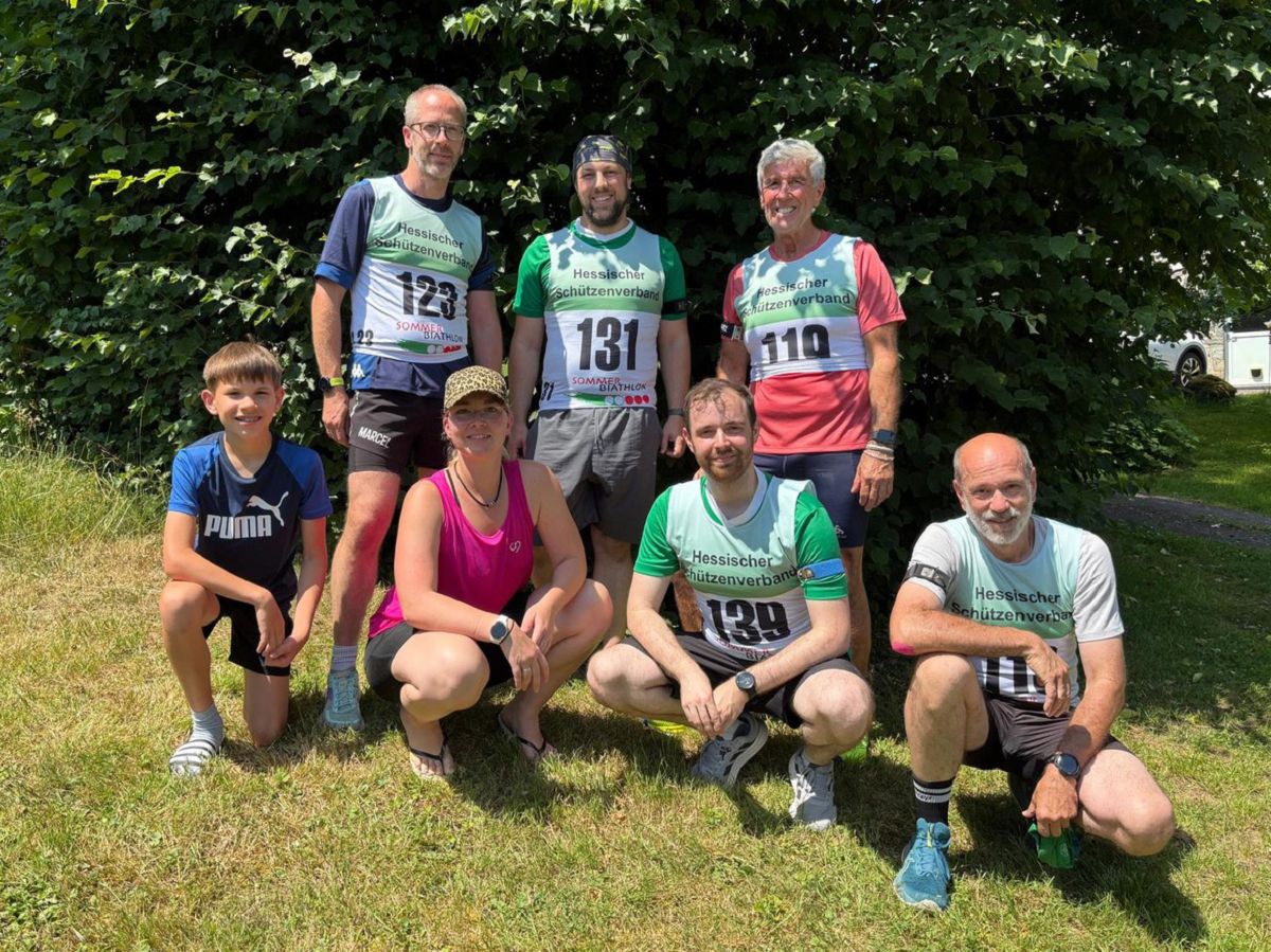 v.l. stehend: Marcel Dix, Dominik Ospelt, Josef Bayer; v.l. kniend: Jonas Schmidt, Miriam Dietz, Tobias Adams, Raimund Adams (Foto: Marcel Dix)