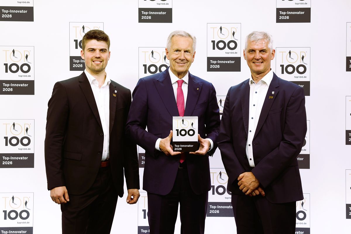 Simon Pusch, Christian Wulff und Guido Pusch (v.l.) bei der Preis�bergabe. (alle Fotos: Wolfgang Rabsch)