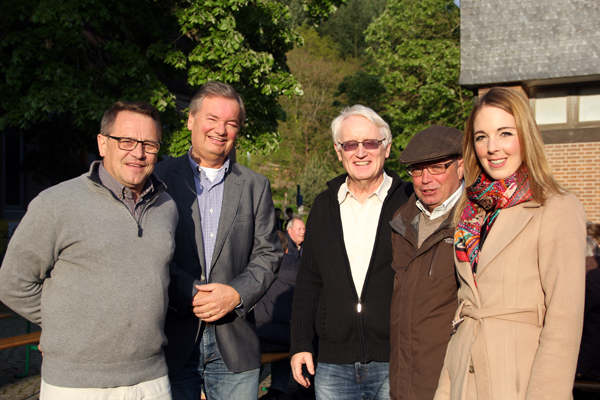 Im Gesprch unterm Maibaum (von links): Heinz-Josef Profitlich, Vorsitzender des CDU-Ortsverbandes Rheinbreitbach, Brgermeister Karsten Fehr, die Ersten Beigeordneten der Verbandsgemeinde Unkel und der Ortsgemeinde Rheinbreitbach, Dr. Heinz Schmitz und Manfred Kaulen, sowie die heimische Landtagsabgeordnete Ellen Demuth. Foto: Privat