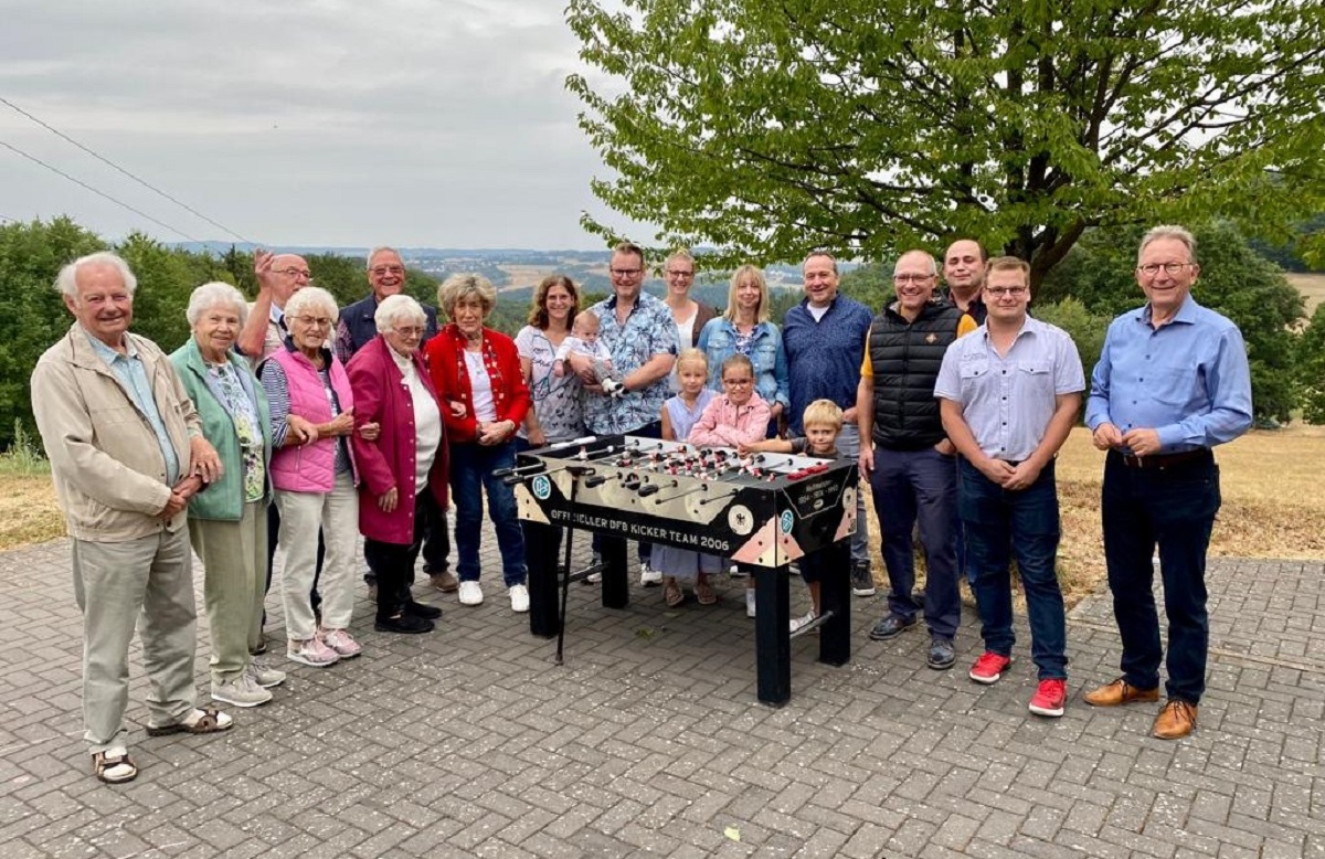 In geselliger Runde wurde das Sommerfest der CDU Neustadt gefeiert. (Foto: privat)